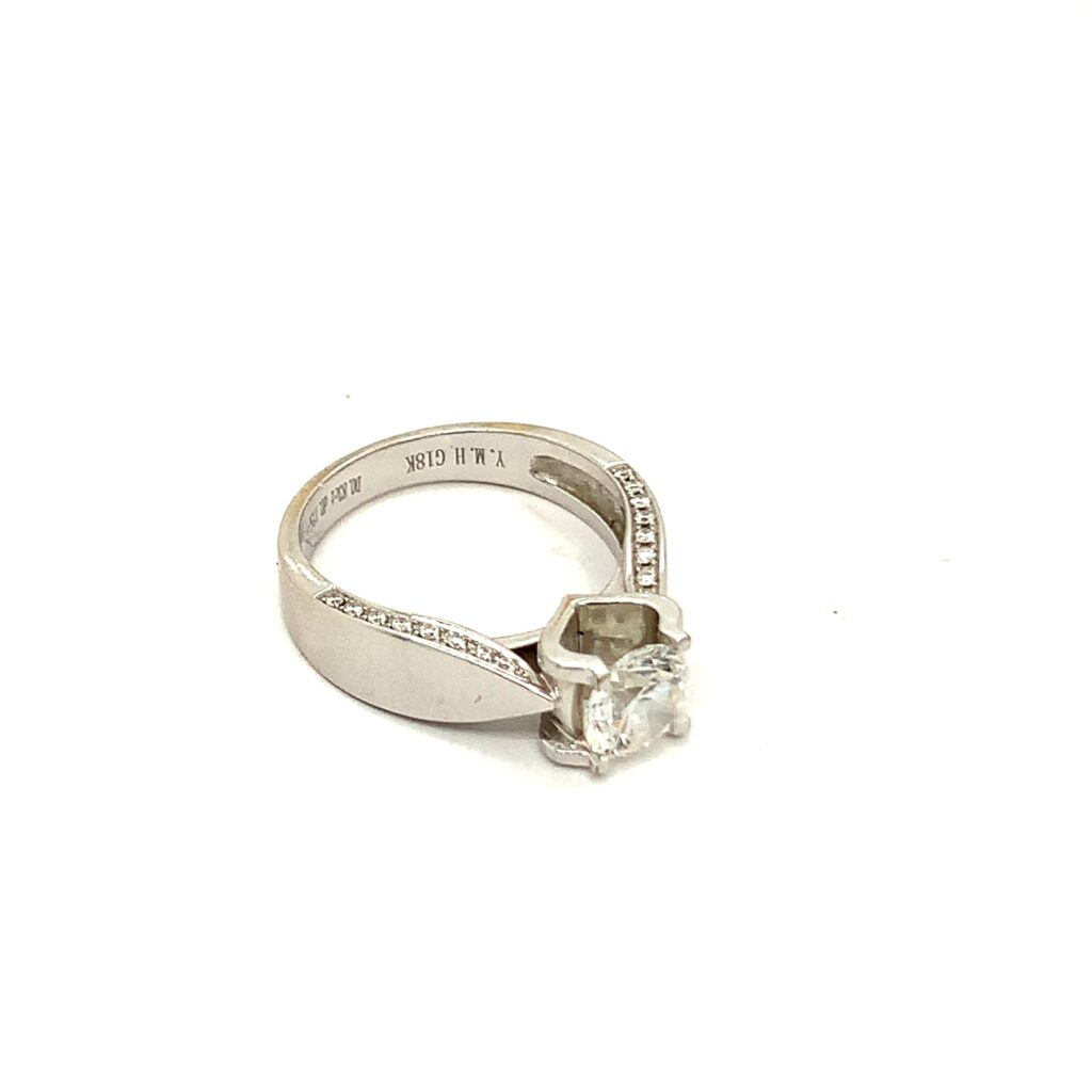 0.80ct G SV2 Round Engagement Ring