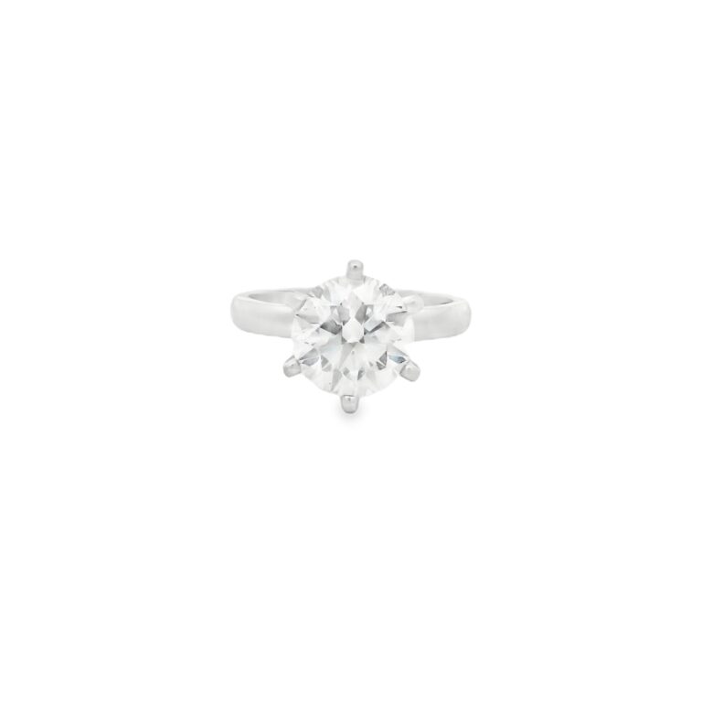 Charlotte &ndash; Round Solitaire Engagement Ring