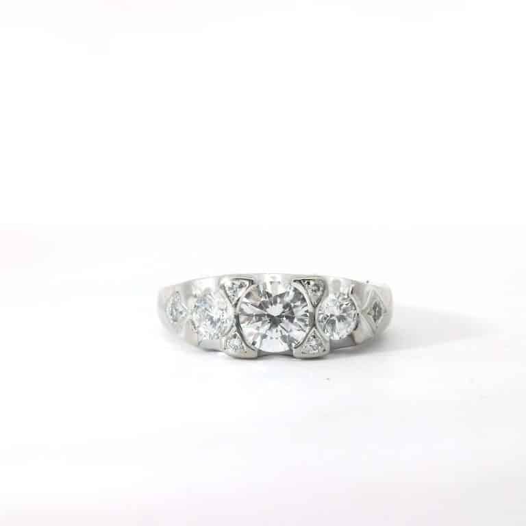 0.6ct E VS Round Trilogy Engagement Ring