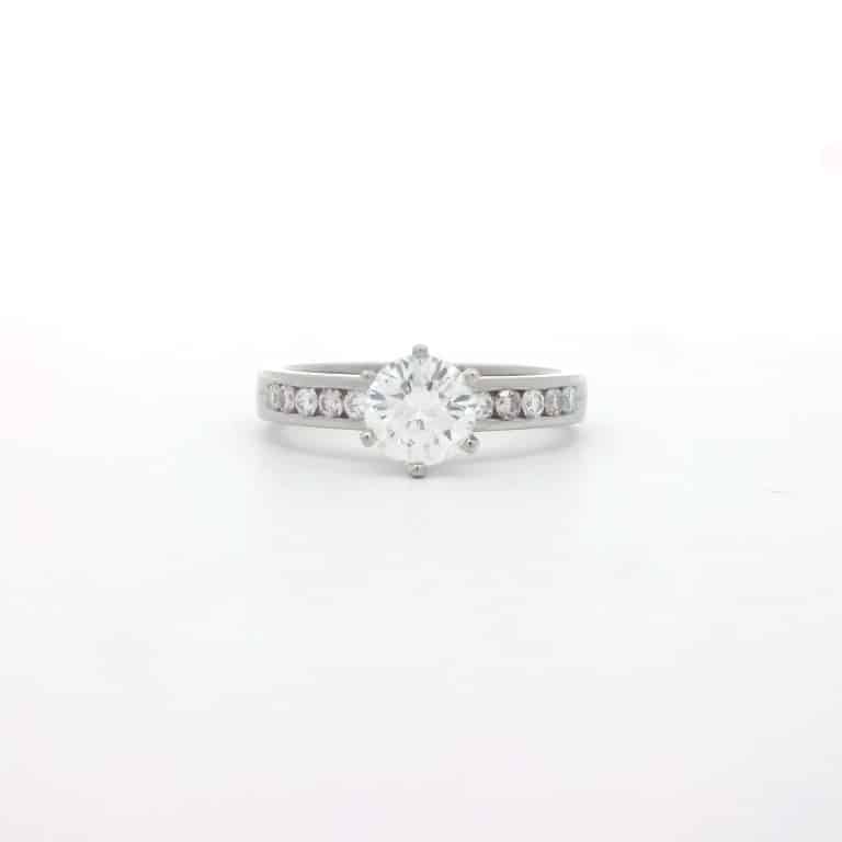 Chloe &ndash; 1ct E VS Round and Pink Diamond Engagement Ring