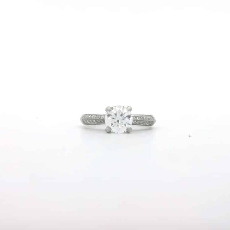 1ct D VS Round Lab-Diamond Knife Edge Engagement Ring