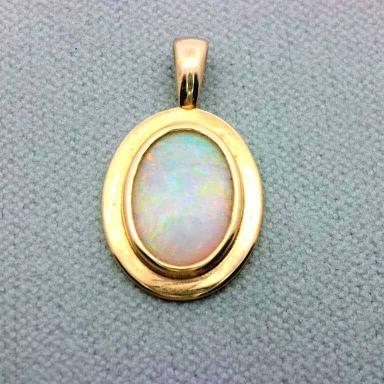 9ct Gold Oval Opal Pendant
