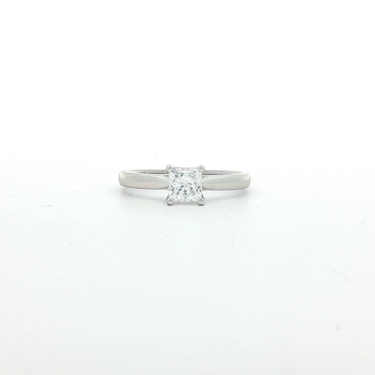 Gianna &ndash; 0.90ct E VS2 Diamond Solitaire Ring