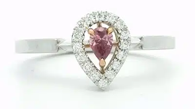 Elegant diamond ring